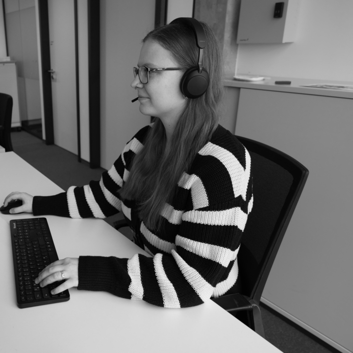 Azubi Sue während der Ausbildung zur Kauffrau für Büromanagement