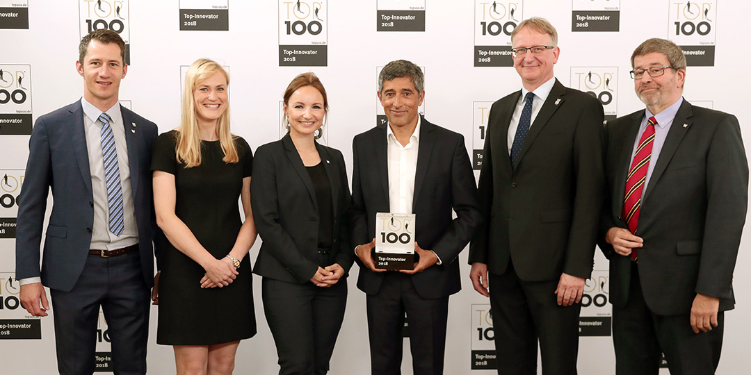 Ranga Yogeshwar ehrt Interflex-Mitarbeiter auf der TOP 100"-Veranstaltung als eines der innovativsten Unternehmen im deutschen Mittelstand 2018